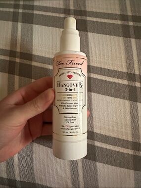 Too Faced Hangover 3-in-1 Setting Spray
